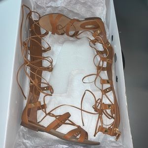 Guess Gladiator Sandals Size 6 Like New